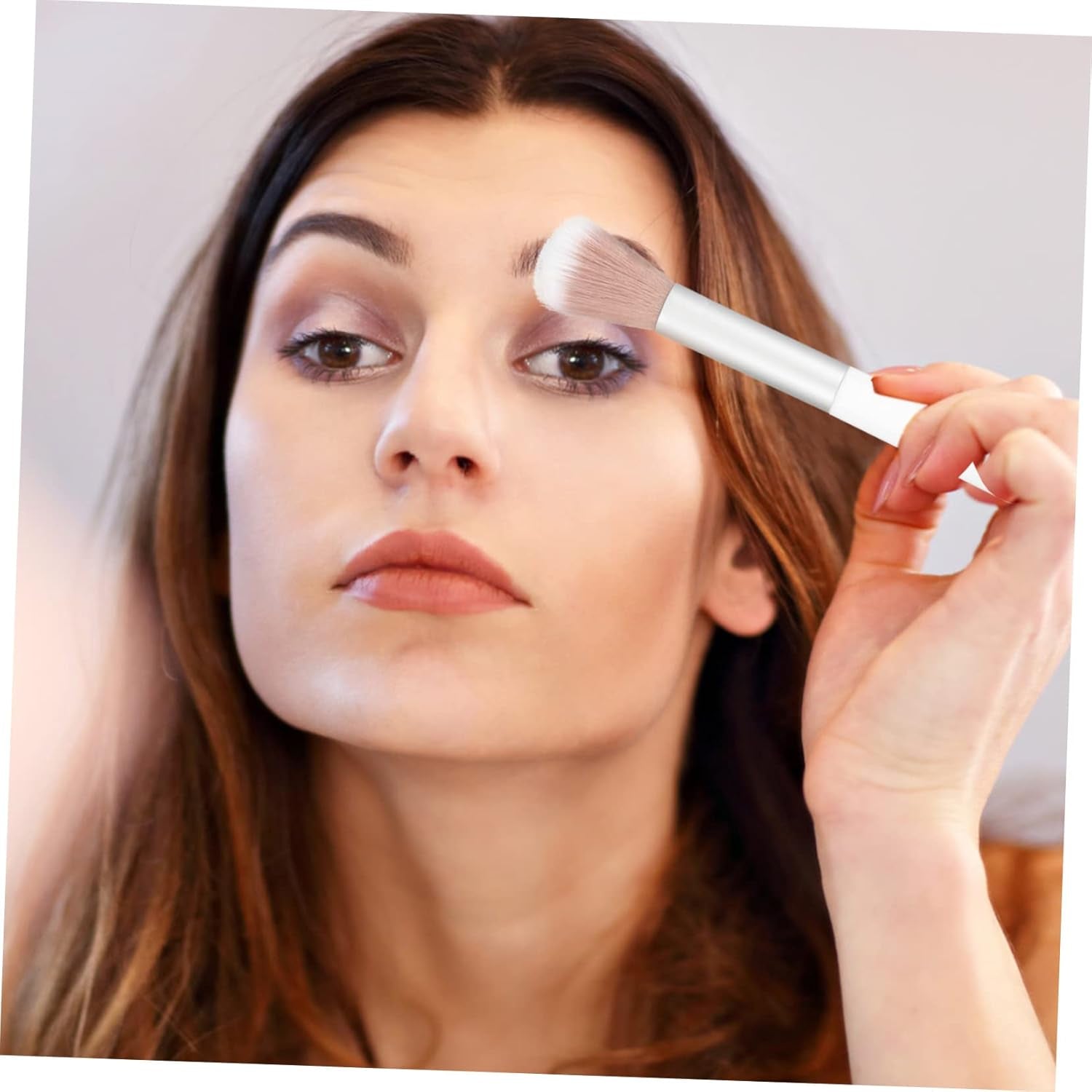 2Pcs Double-Ended Highlighter and Eyeshadow Brush Versatile Makeup Tools for Blending and Contouring for Home and for Women
